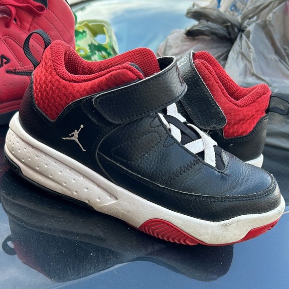 Air Jordan Max Aura 3 - Picture 1 of 3